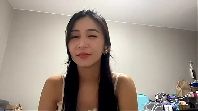 Snapshot of JulianaLusardi chatting on 06-05-26, 05:01 JulianaLusardi online show from 06-05-26, 05:01