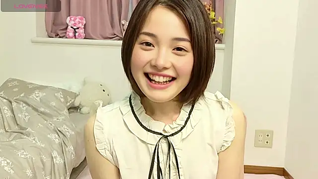 Snapshot of Momo_hip chatting on 06-10-26, 09:54 Momo hip online show from 06-10-26, 09:54