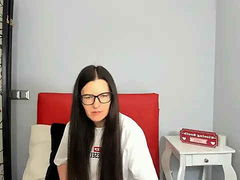 Snapshot of NadiaXlove chatting on 06-19-26, 05:46 NadiaXlove online show from 06-19-26, 05:46