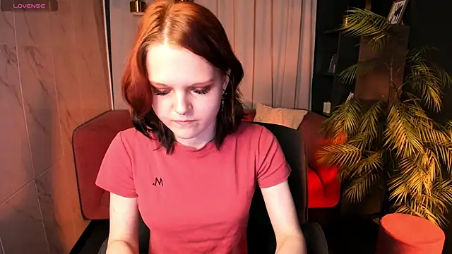 Snapshot of Goddess__Alice chatting on 07-08-26, 01:45 Goddess Alice online show from 07-08-26, 01:45