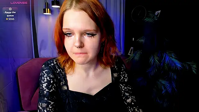 Snapshot of Goddess__Alice chatting on 06-17-26, 06:24 Goddess Alice online show from 06-17-26, 06:24