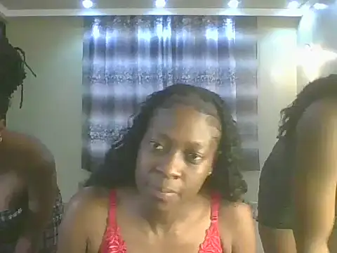 Snapshot of Sweetie_G chatting on 06-03-26, 05:17 Sweetie G online show from 06-03-26, 05:17