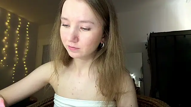 smalllisa online show from 06-18-26, 06:13