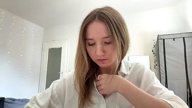 smalllisa online show from 06-10-26, 02:18