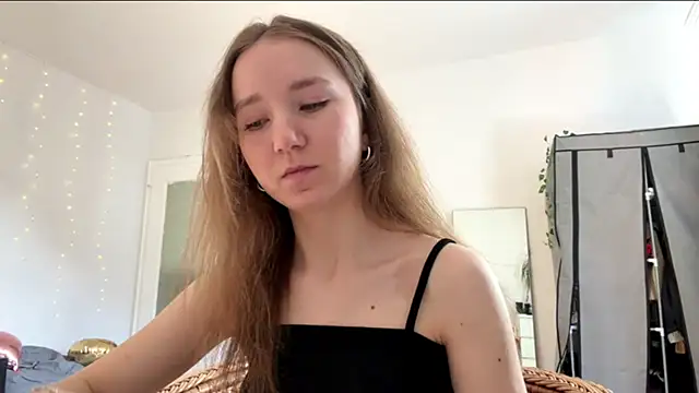 smalllisa online show from 06-14-26, 04:08