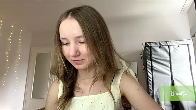 smalllisa online show from 07-04-26, 04:11