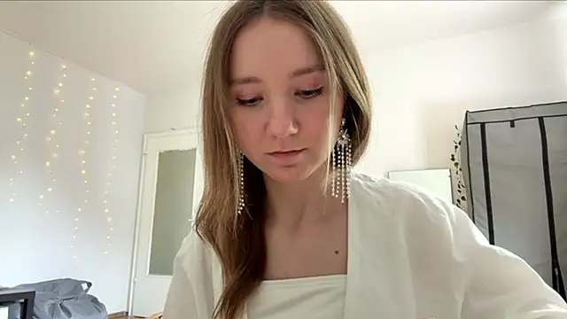 smalllisa online show from 06-06-26, 02:11