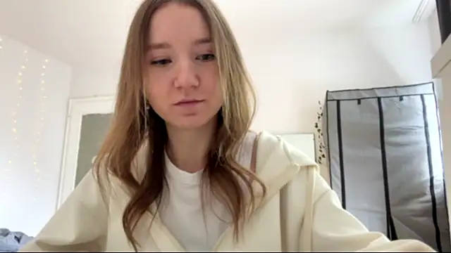 smalllisa online show from 06-04-26, 09:03