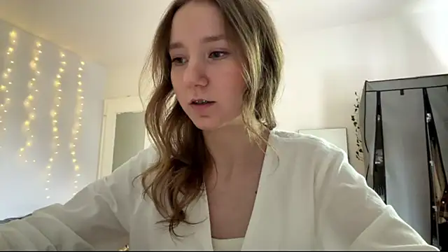 smalllisa online show from 06-13-26, 04:16
