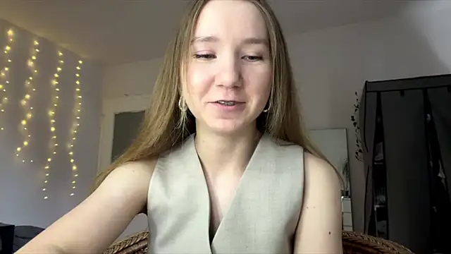 smalllisa online show from 06-11-26, 06:16
