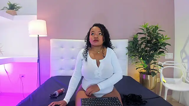 Snapshot of liahglow chatting on 07-06-26, 12:45 liahglow online show from 07-06-26, 12:45