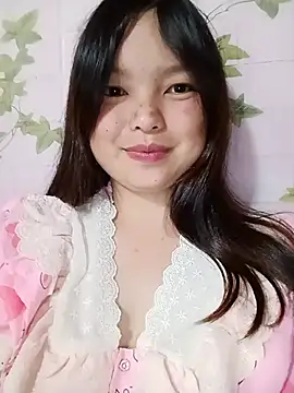Snapshot of Linna-bae chatting on 06-30-26, 01:55 Linna-bae online show from 06-30-26, 01:55