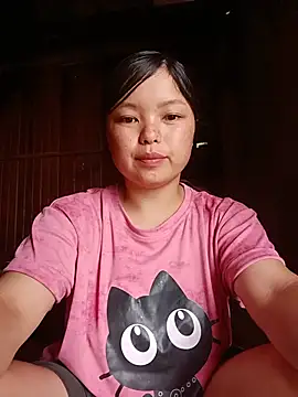 Snapshot of Linna-bae chatting on 06-22-26, 02:28 Linna-bae online show from 06-22-26, 02:28