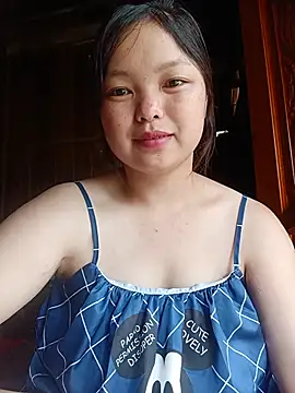 Snapshot of Linna-bae chatting on 07-13-26, 12:21 Linna-bae online show from 07-13-26, 12:21