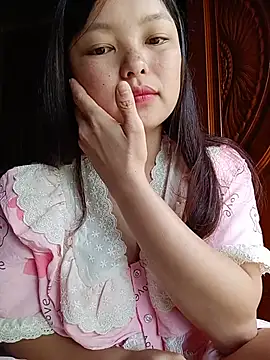 Snapshot of Linna-bae chatting on 07-05-26, 01:10 Linna-bae online show from 07-05-26, 01:10