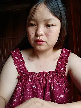 Snapshot of Linna-bae chatting on 07-24-26, 09:38 Linna-bae online show from 07-24-26, 09:38
