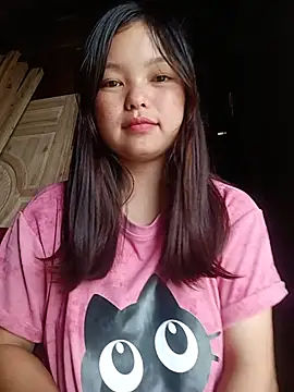 Snapshot of Linna-bae chatting on 06-16-26, 01:27 Linna-bae online show from 06-16-26, 01:27