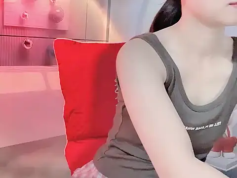 Snapshot of -Lylyn- chatting on 06-30-26, 01:49 -Lylyn- online show from 06-30-26, 01:49