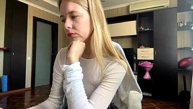 Snapshot of ScarlettKinsley chatting on 06-10-26, 07:09 ScarlettKinsley online show from 06-10-26, 07:09