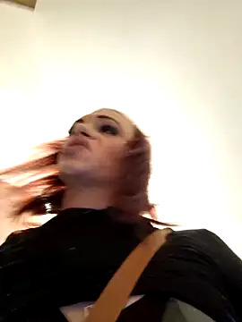 translady19 online show from 06-08-26, 08:42