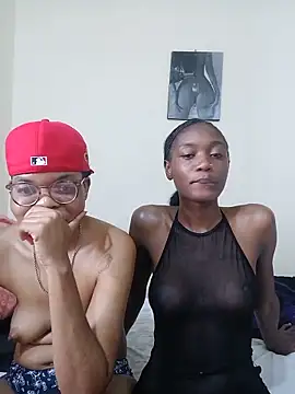 Snapshot of Sweet-Hennessy chatting on 06-08-26, 12:49 Sweet-Hennessy online show from 06-08-26, 12:49