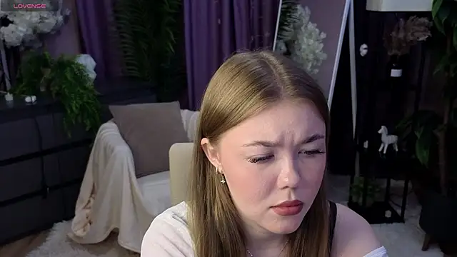 Snapshot of Lina_deels chatting on 06-21-26, 06:57 Lina deels online show from 06-21-26, 06:57