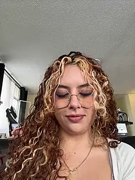 Snapshot of Joyce-fire chatting on 06-06-26, 07:19 Joyce-fire online show from 06-06-26, 07:19