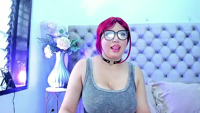 NaomiWhite  online show from 07-08-26, 09:37