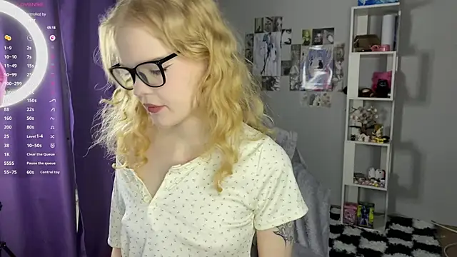 Snapshot of evetease chatting on 06-18-26, 04:33 evetease online show from 06-18-26, 04:33