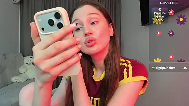 Snapshot of tender_babyyy chatting on 06-26-26, 02:12 tender babyyy online show from 06-26-26, 02:12