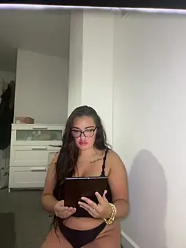 Maceysea  online show from 06-11-26, 11:13