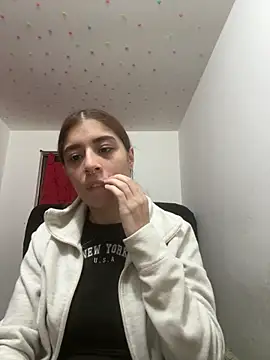 Cherry Luna1 online show from 06-17-26, 11:36
