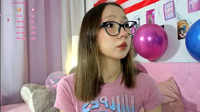 Snapshot of Karolinacreamm chatting on 07-27-26, 06:20 Karolinacreamm online show from 07-27-26, 06:20