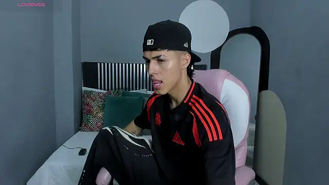 Axel Mendozaa online show from 06-27-26, 04:24