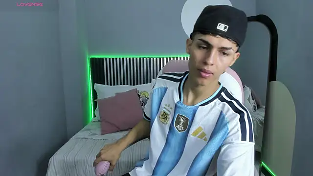 Axel Mendozaa online show from 07-10-26, 08:20