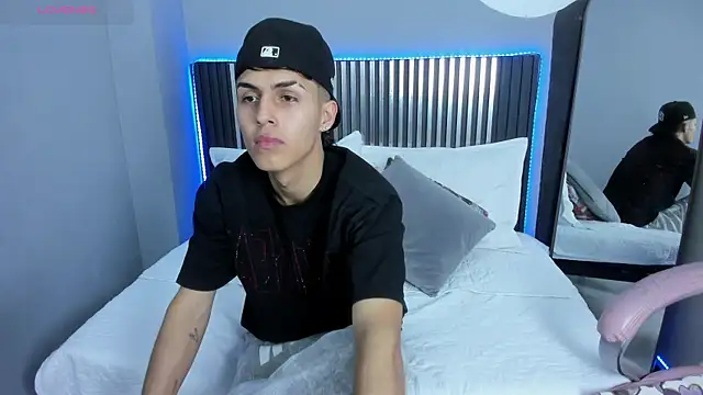 Axel Mendozaa online show from 07-17-26, 08:06