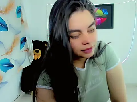 Snapshot of maddison_ivannova chatting on 06-12-26, 03:48 maddison ivannova online show from 06-12-26, 03:48