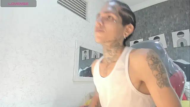 Snapshot of SoldierBoy_666 chatting on 06-12-26, 07:55 SoldierBoy 666 online show from 06-12-26, 07:55