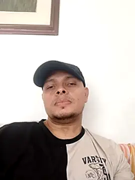 Snapshot of EnzoDesire chatting on 06-19-26, 08:47 EnzoDesire online show from 06-19-26, 08:47