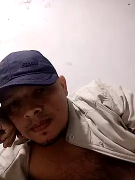 Snapshot of EnzoDesire chatting on 07-13-26, 08:13 EnzoDesire online show from 07-13-26, 08:13
