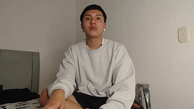 Snapshot of Owenn__blueee chatting on 06-11-26, 03:58 Owenn blueee online show from 06-11-26, 03:58