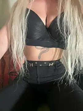 Snapshot of Crazylocotaa chatting on 06-08-26, 01:11 Crazylocotaa online show from 06-08-26, 01:11
