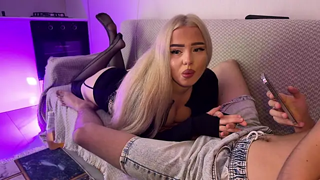 Blonde88888 online show from 06-16-26, 09:59