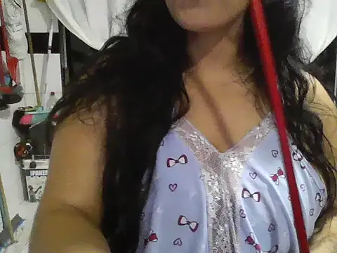 Snapshot of Isabel2q5n chatting on 06-12-26, 05:16 Isabel2q5n online show from 06-12-26, 05:16