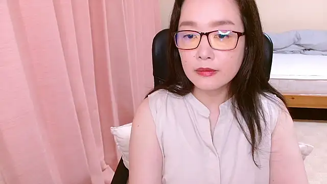 LENA-xo online show from 07-26-26, 06:20