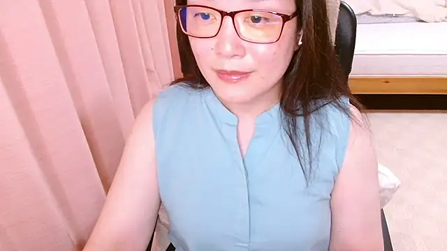 LENA-xo online show from 07-10-26, 03:23
