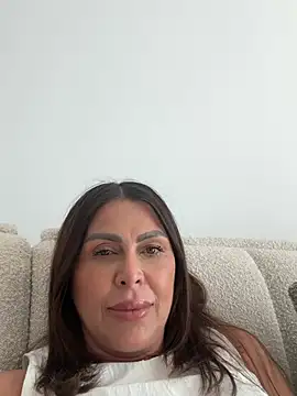 Snapshot of Evelyn_Anya chatting on 06-10-26, 02:29 Evelyn Anya online show from 06-10-26, 02:29