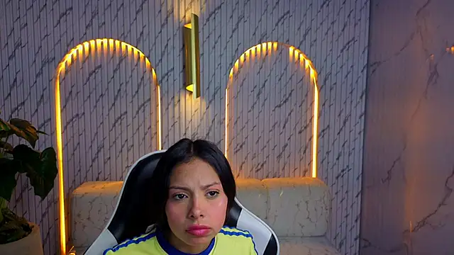 samantha tx  online show from 06-18-26, 03:05