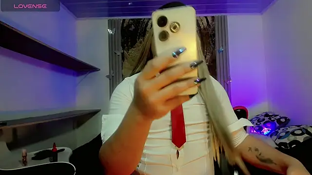 lisa armas online show from 06-17-26, 01:27