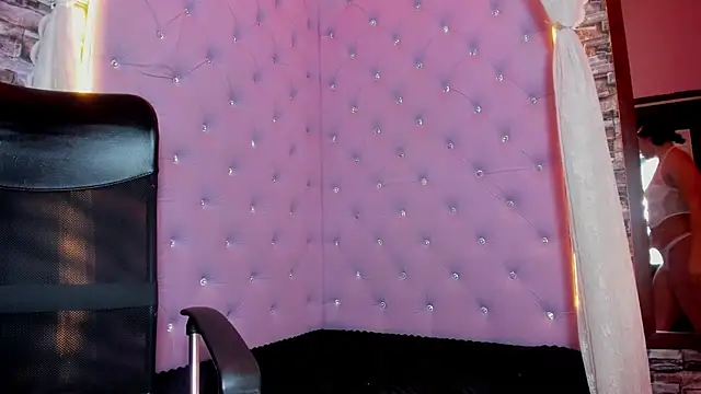 Snapshot of camila_velvet_ chatting on 07-23-26, 07:54 camila velvet online show from 07-23-26, 07:54